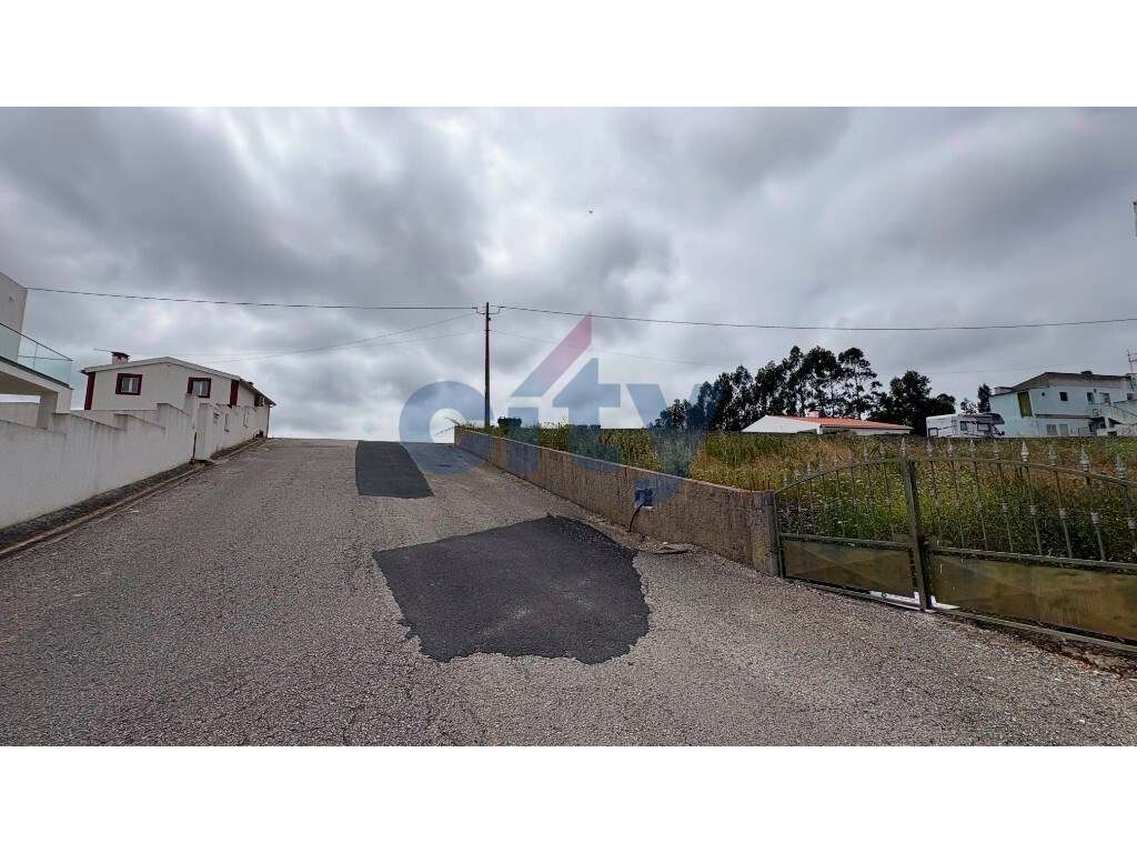 TERRENO URBANO COM PROJETO APROVADO PRÓXIMO LAGOA DE ÓBIDOS. - Grande imagem: 2/17