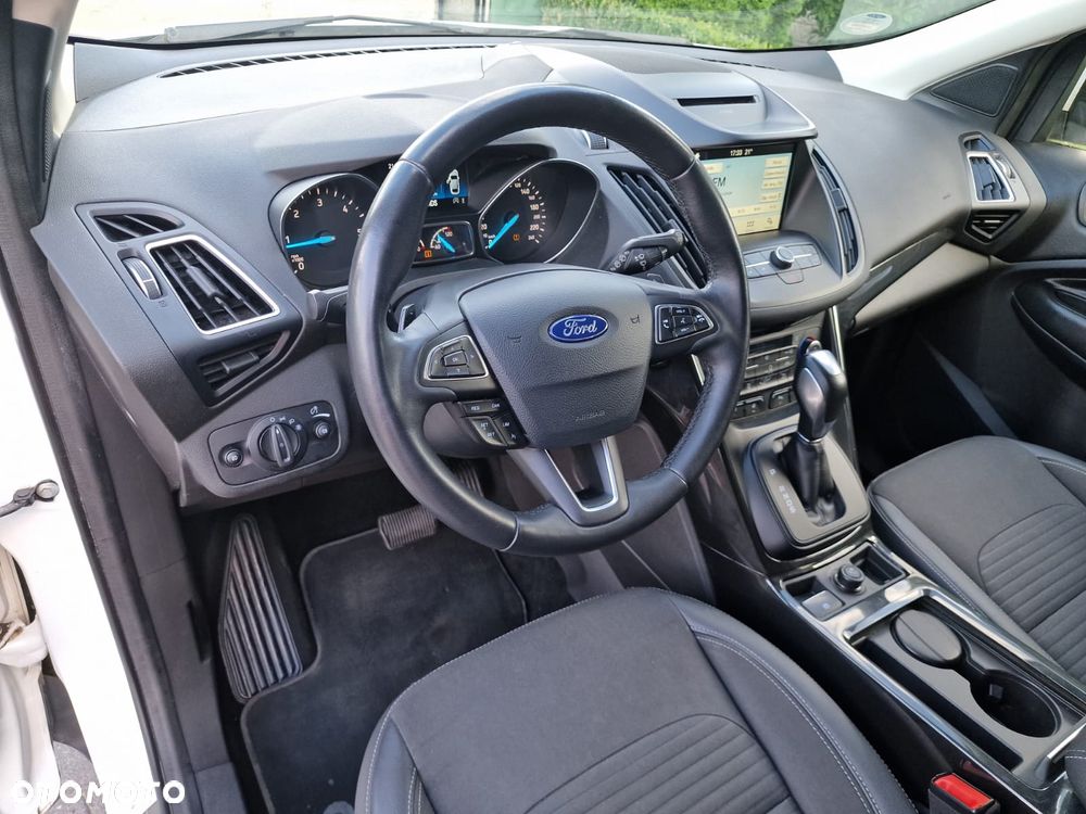 Ford Kuga 2.0 TDCi 2x4 Titanium - 24