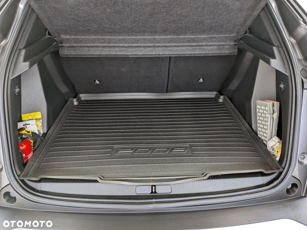 Peugeot 2008 1.5 BlueHDi Allure S&S EAT8 - 16