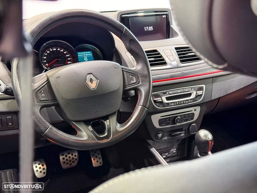 Renault Mégane Sport Tourer 1.5 dCi GT Line SS - 29