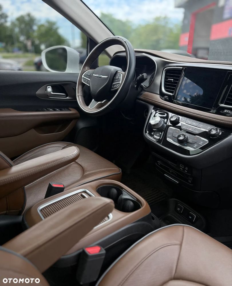 Chrysler Pacifica - 13