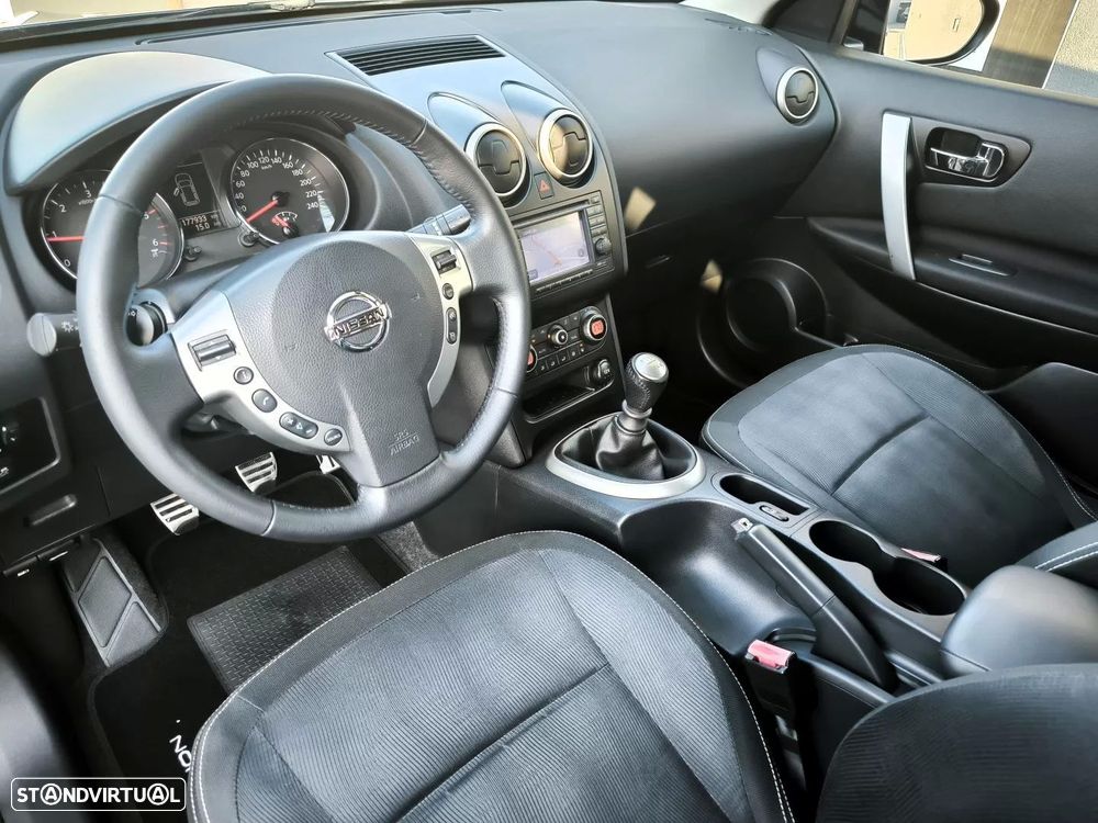 Nissan Qashqai 1.5 dCi Tekna Premium 18 - 26