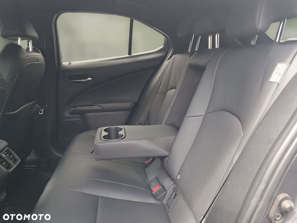 Lexus UX - 14