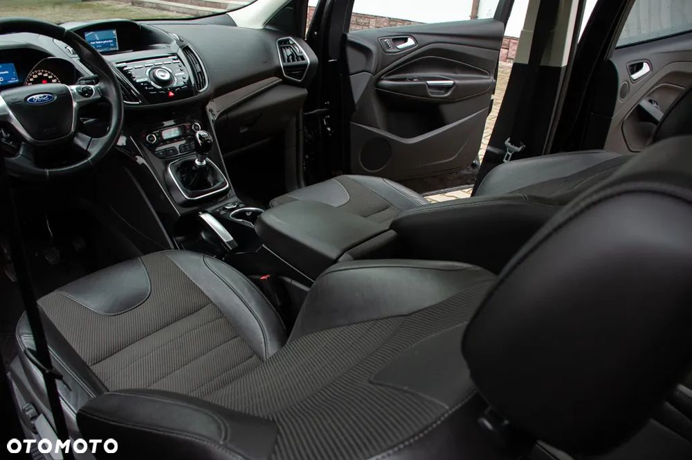 Ford Kuga 1.6 EcoBoost 2x4 Titanium - 22