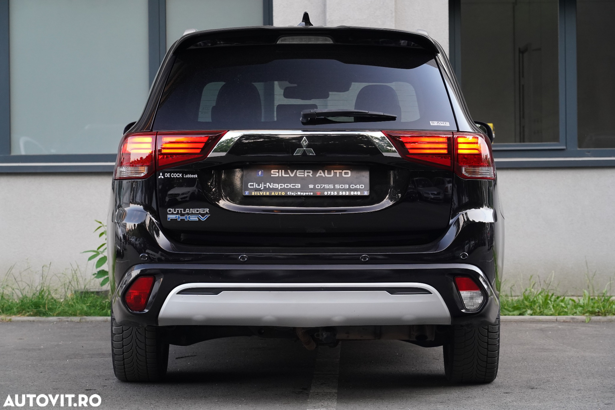 Mitsubishi Outlander 2.4 4WD Plug-In Hybrid Top - 21