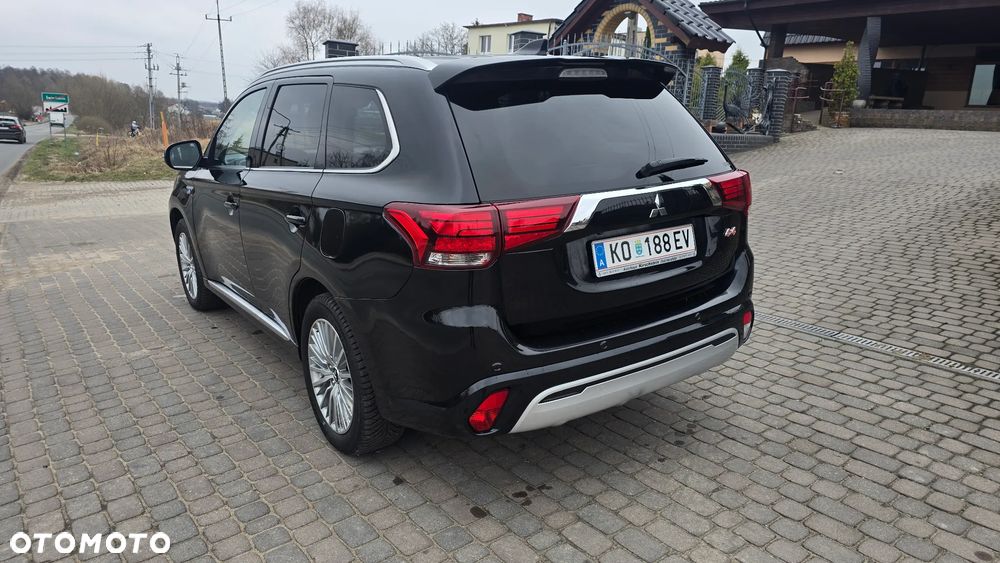 Mitsubishi Outlander - 19