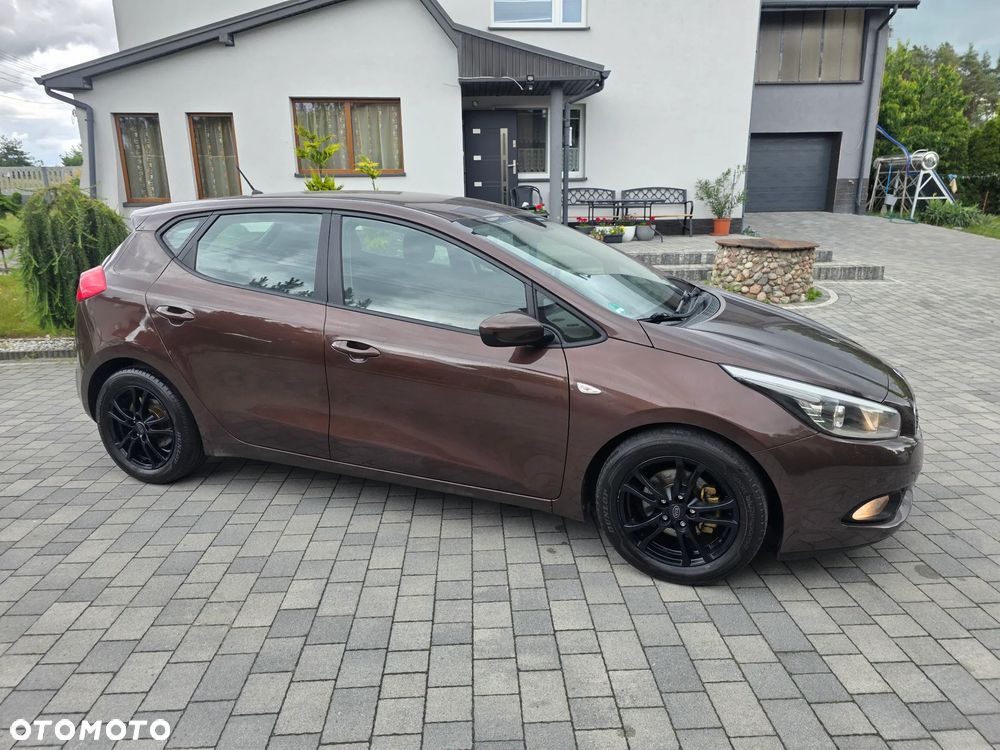 Kia Ceed 1.6 GDI Dream-Team Edition - 31