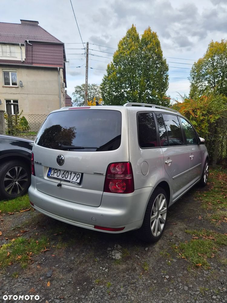 Volkswagen Touran - 4