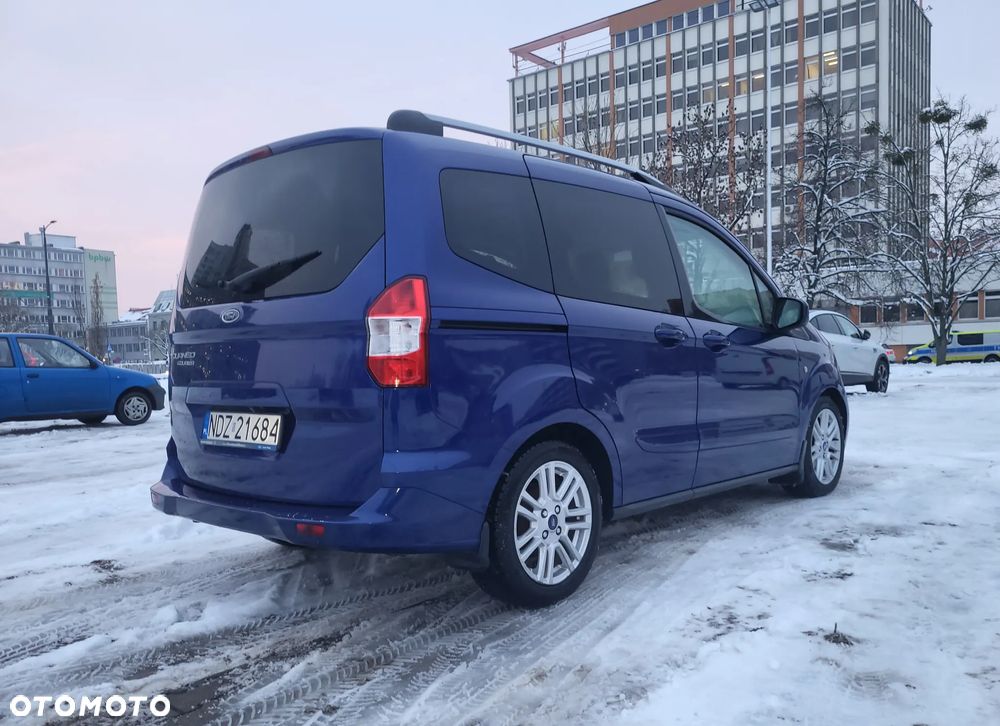 Ford Tourneo Courier 1.5 TDCi Titanium - 4