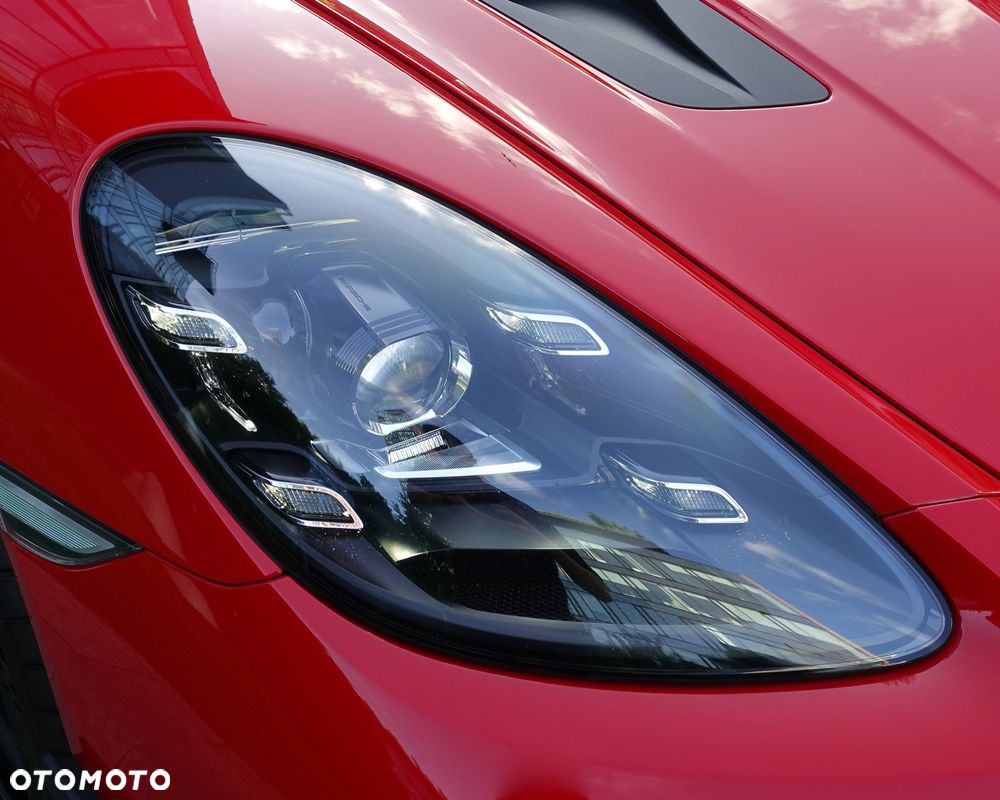 Porsche 718 Spyder - 11