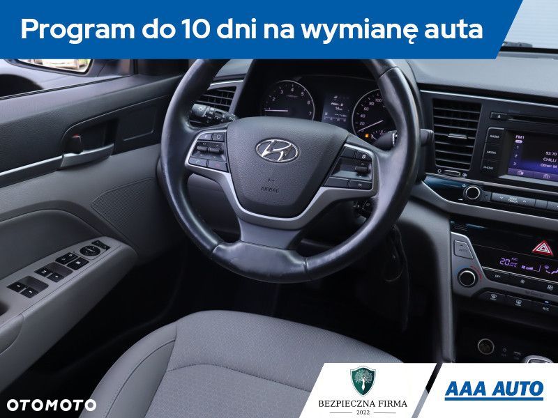 Hyundai Elantra - 9