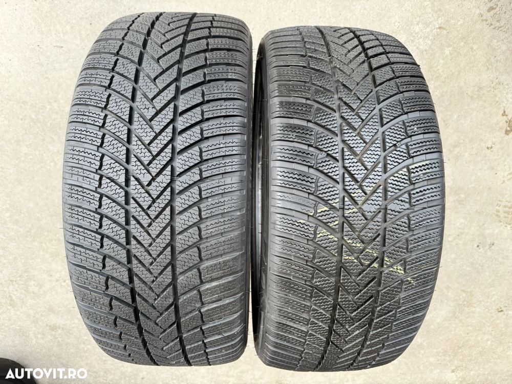 vând 2 anvelope 255/40/21 bridgestone de iarnă ca noi - 1