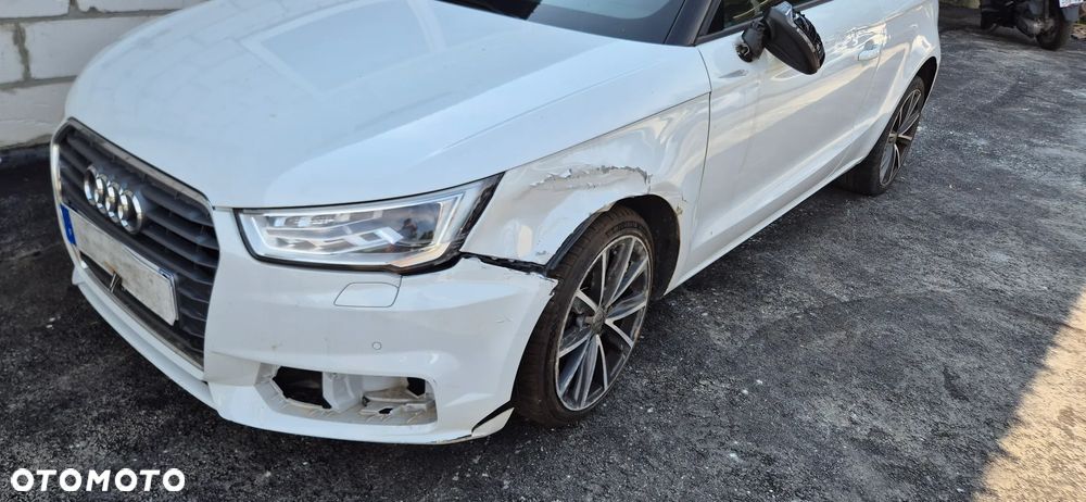 Audi A1 Sportback 1.6 TDI Design S tronic - 11