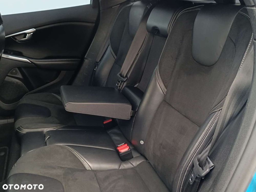 Volvo V40 - 23