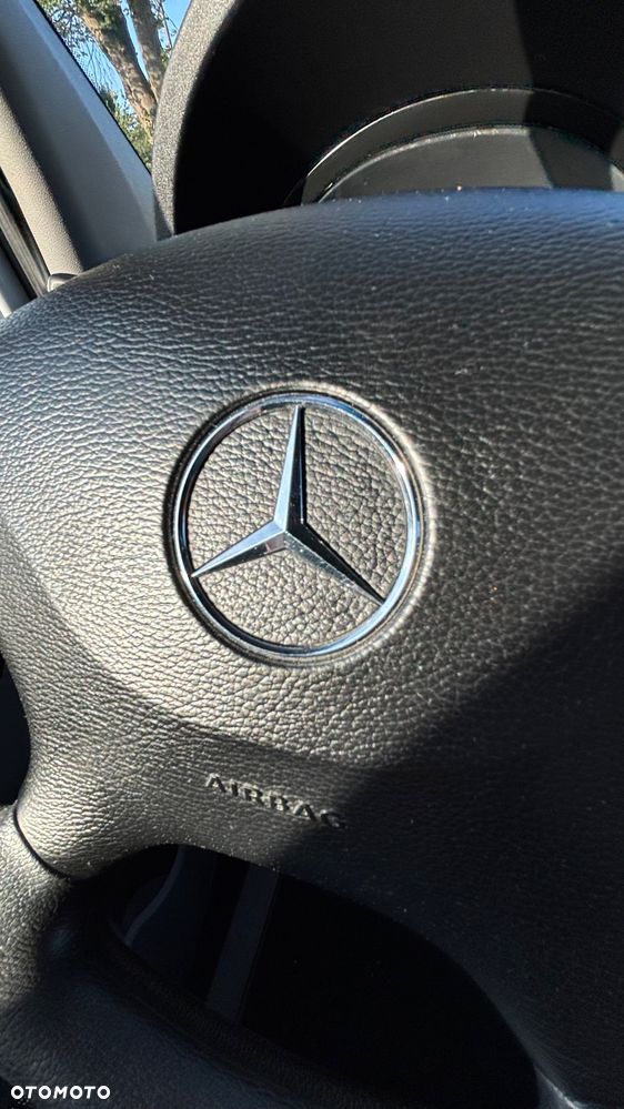 Mercedes-Benz Sprinter - 40