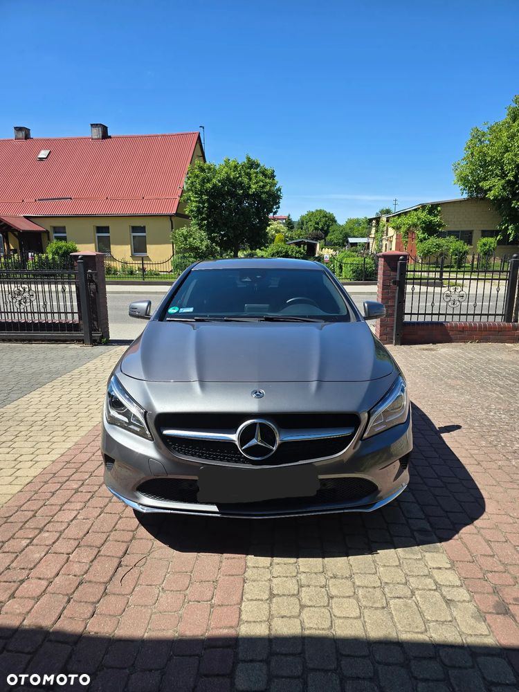 Mercedes-Benz CLA 180 UrbanStyle Edition - 1