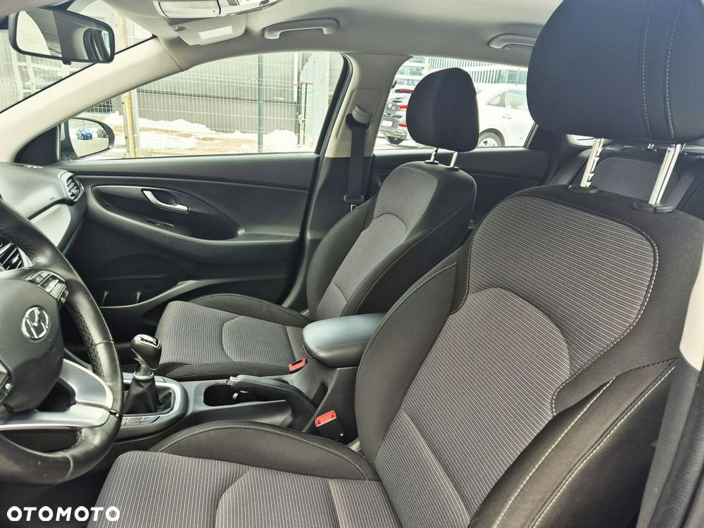 Hyundai i30 1.5 DPI Classic + - 11