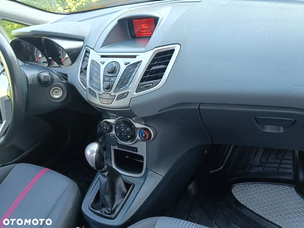 Ford Fiesta 1.25 SYNC Edition - 25