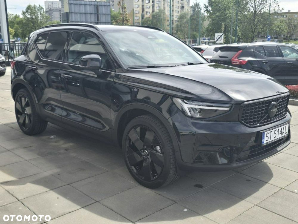 Volvo XC 40 B3 B DKG Plus Black Edition - 4