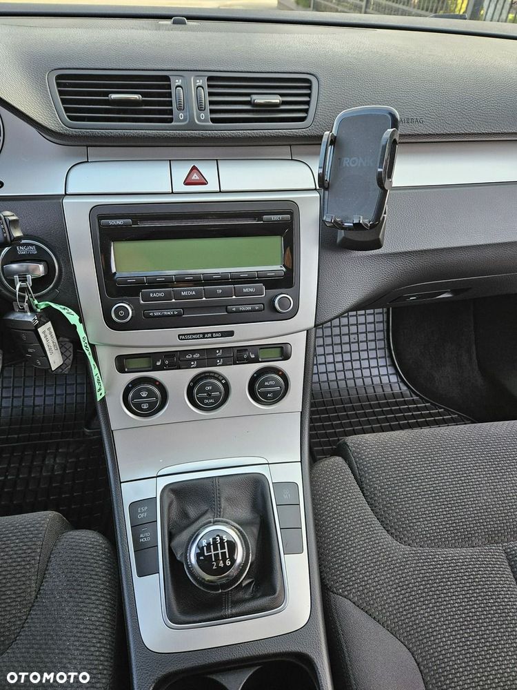 Volkswagen Passat - 18