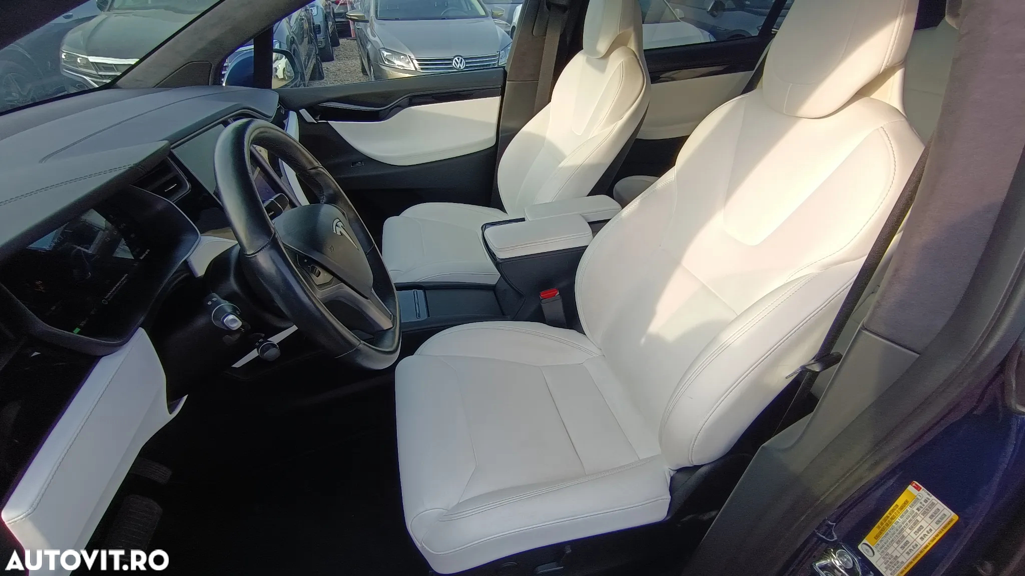 Tesla Model X - 18