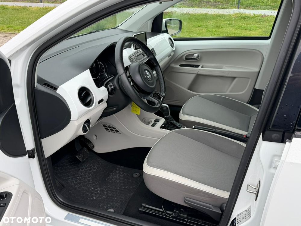Volkswagen up! e-up - 16