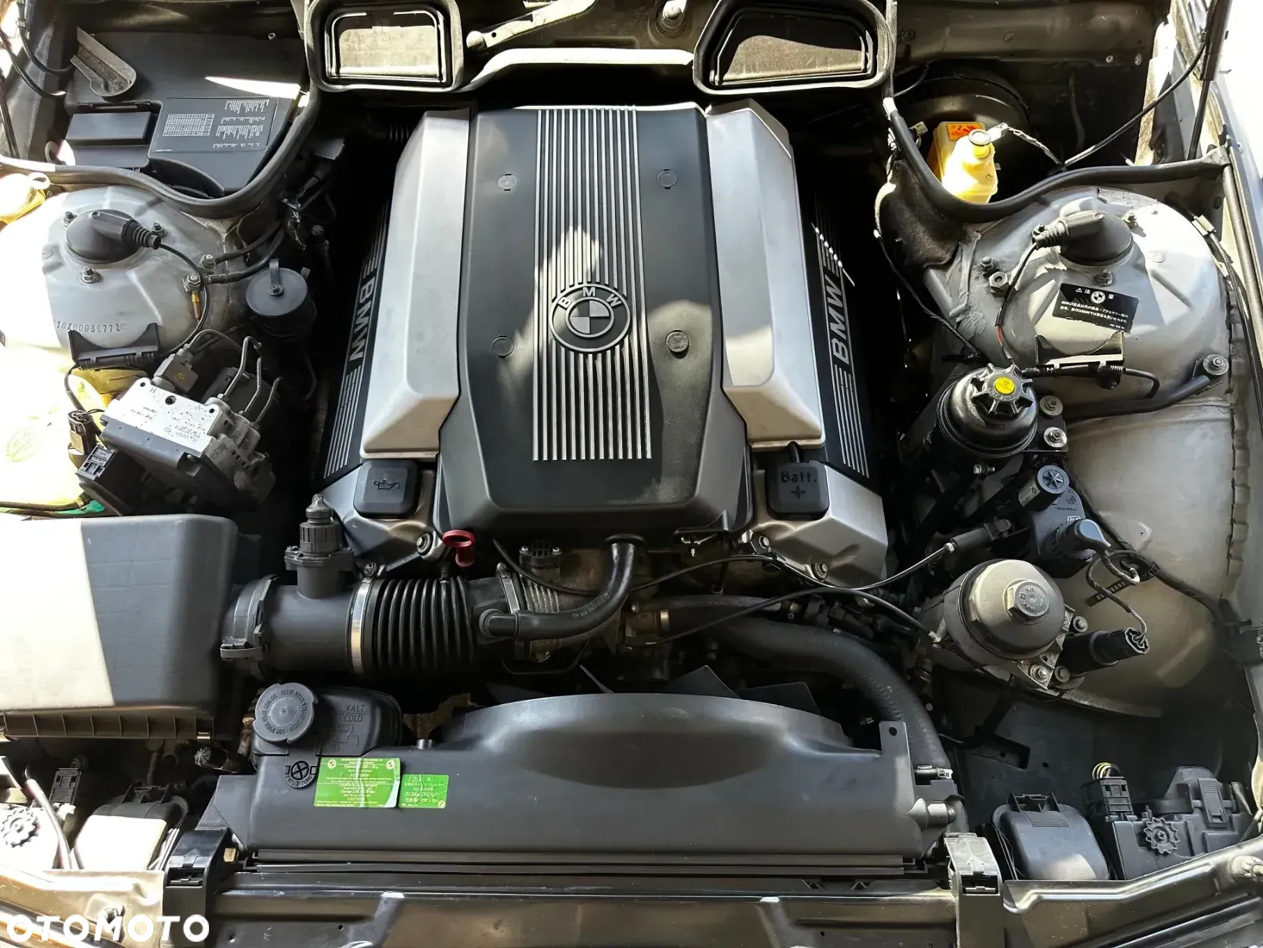 BMW Seria 7 740i V8 - 32