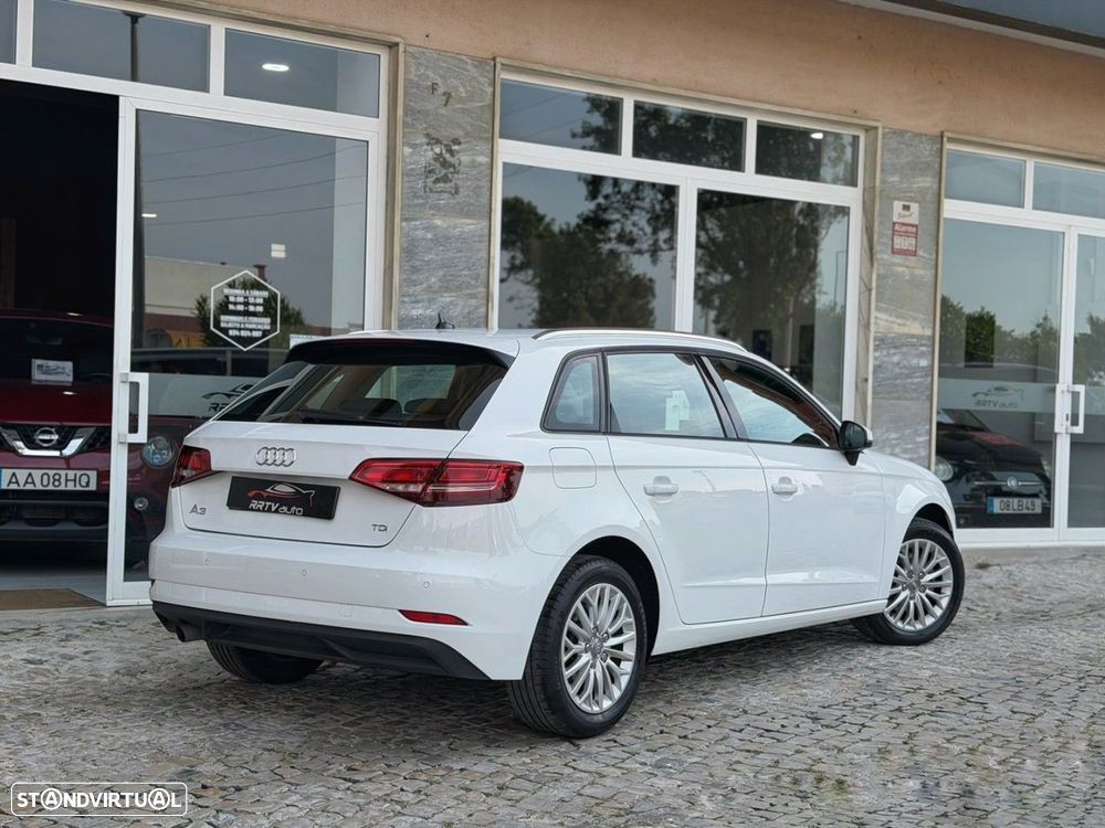Audi A3 Sportback 1.6 TDI Design S tronic - 13