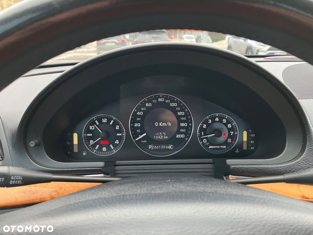 Mercedes-Benz Klasa E 63 AMG 7G-TRONIC - 15