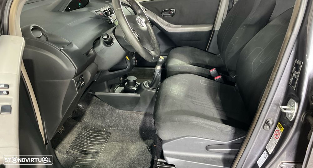 Toyota Yaris 1.0 VVT-i - 6