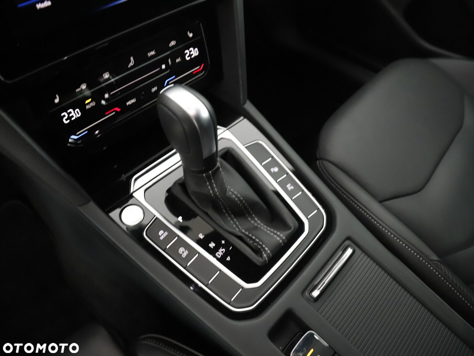 Volkswagen Arteon 2.0 TSI R-Line DSG - 11