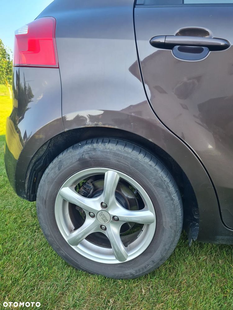 Kia Rio - 7