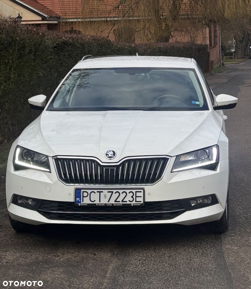 Skoda Superb 2018 photo 2