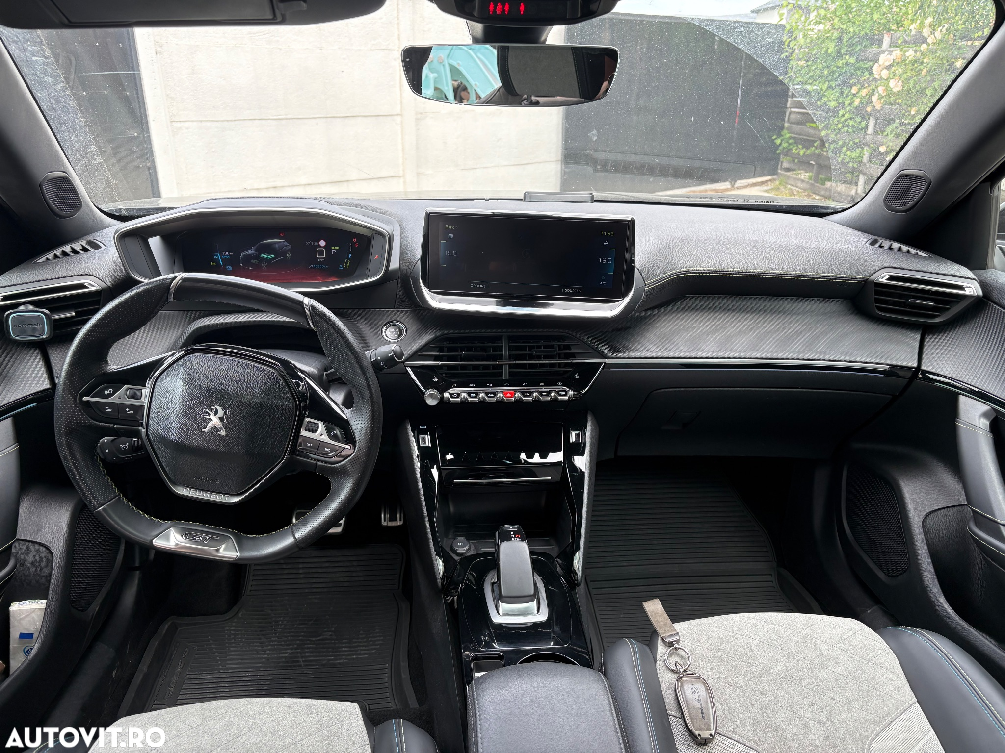 Peugeot 2008 e-2008 GT Pack - 9