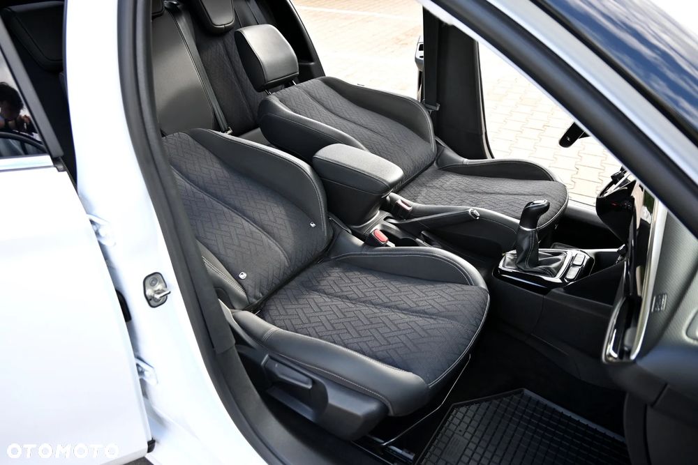 Opel Corsa 1.2 Elegance S&S - 27