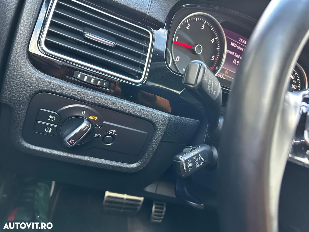 Volkswagen Touareg - 12