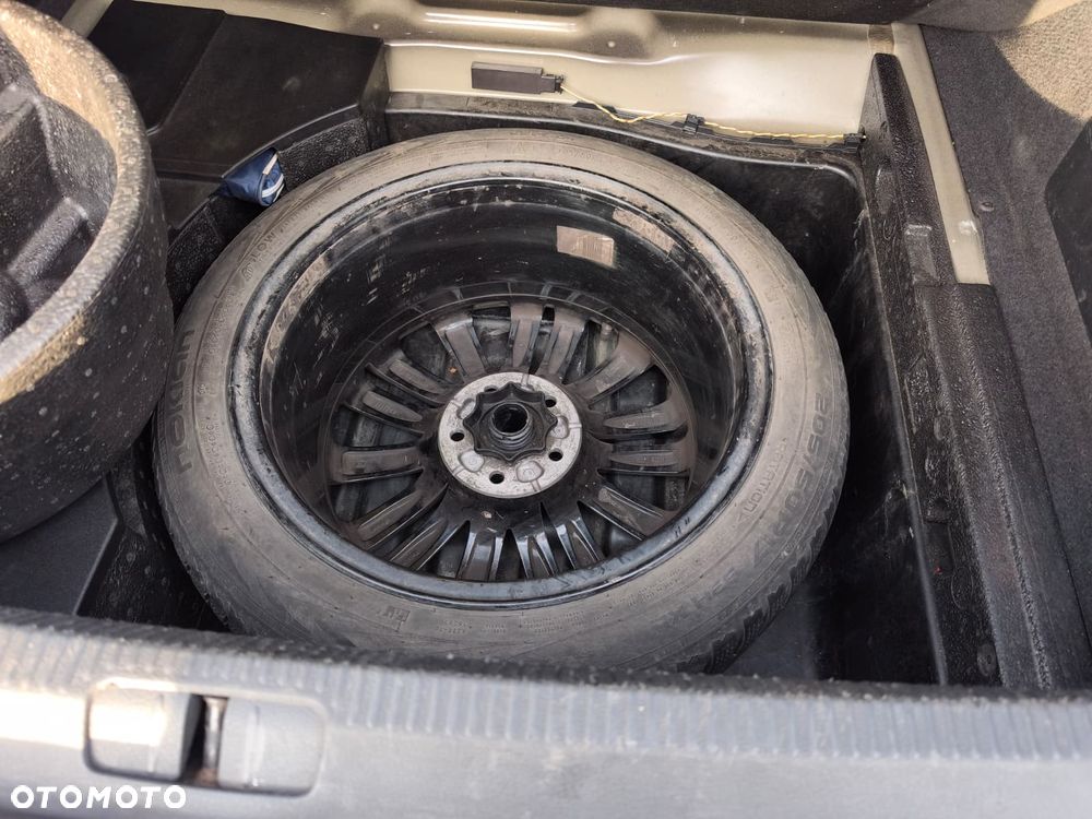 Volkswagen Passat - 18