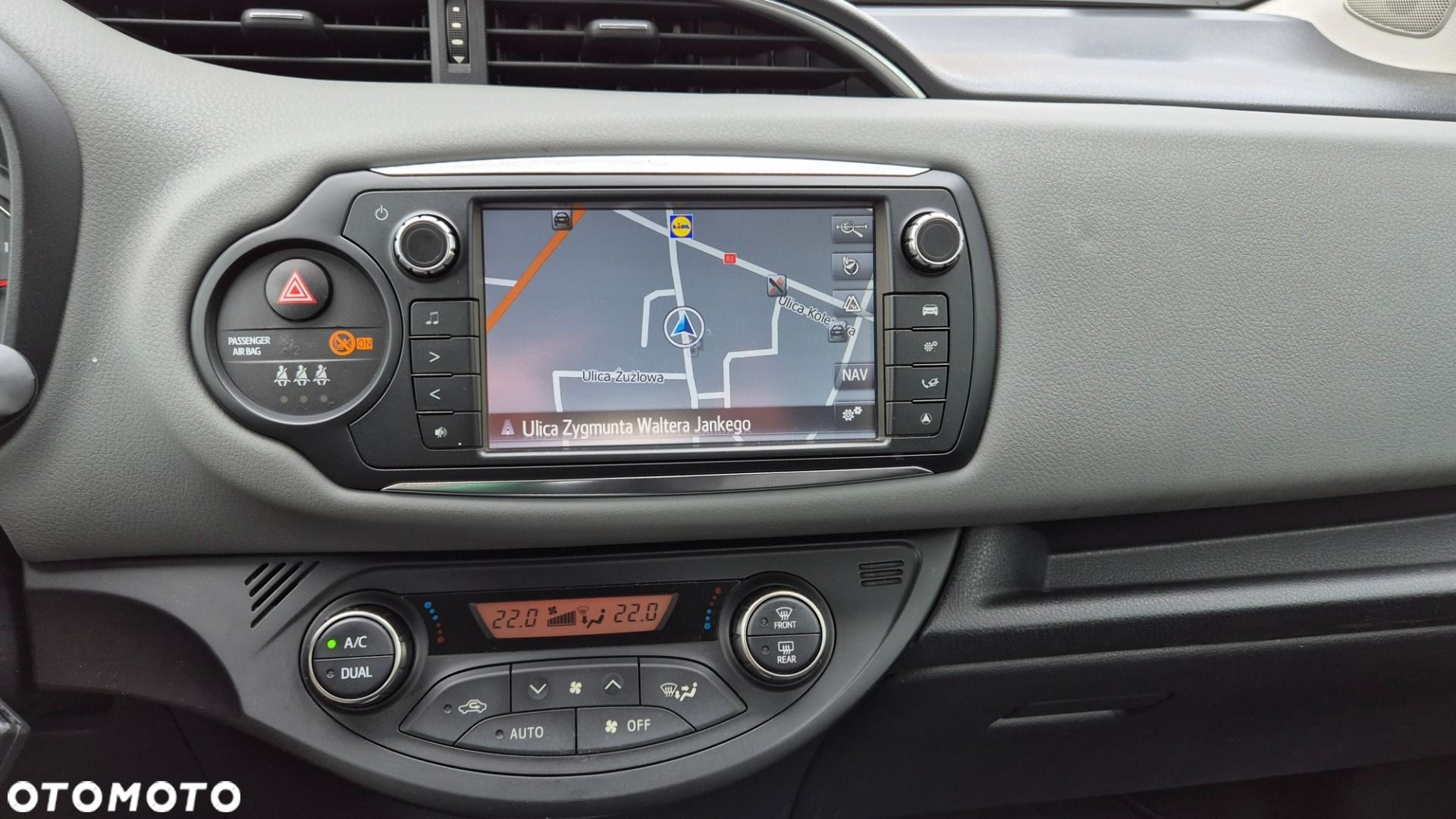 Toyota Yaris - 16