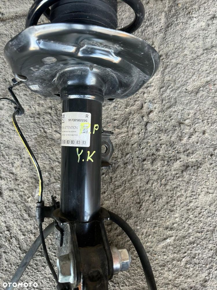 zwrotnica mcpherson prawy przód toyota yaris cross kros 2022-25 1.5 hybryda - 6