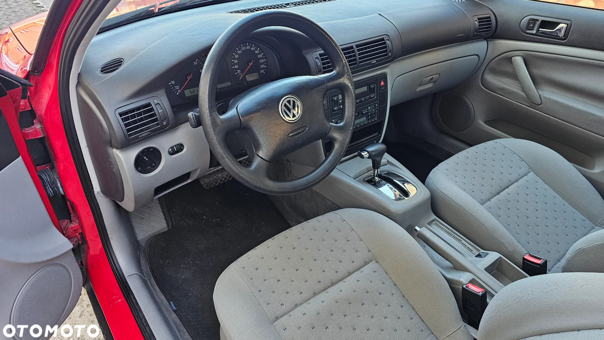 Volkswagen Passat 1.8 Comfortline - 5
