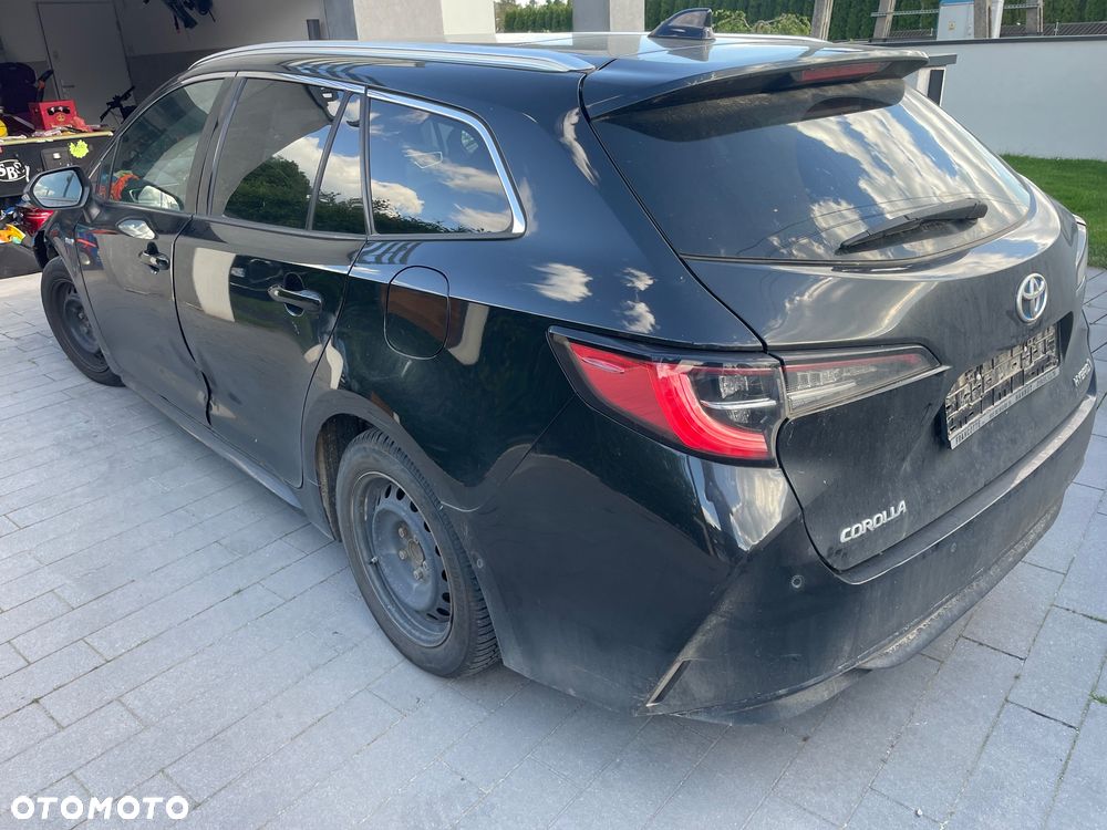 Toyota Corolla 2.0 Hybrid Executive - 6