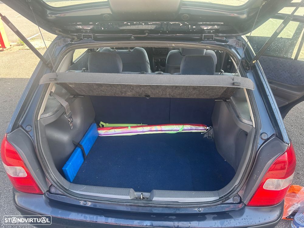 Mazda 323 1.3 - 8