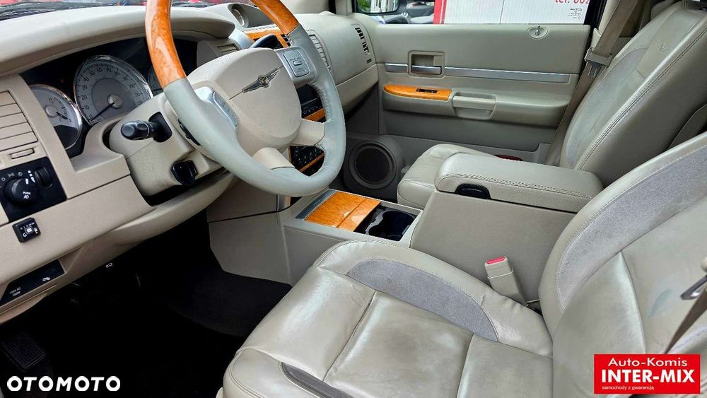 Chrysler Aspen - 22
