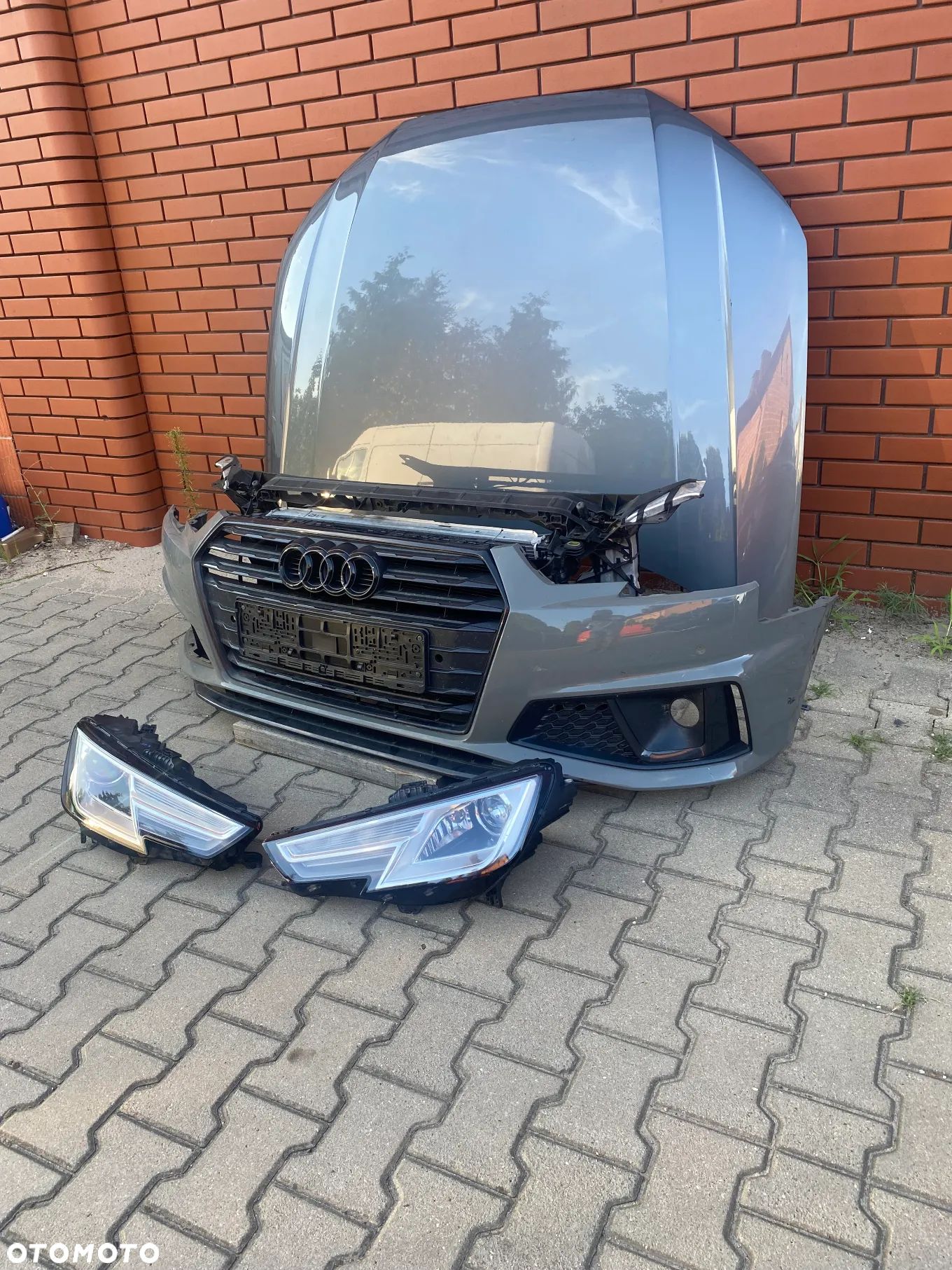 MASKA LAMPA ZDERZAK PAS PRZEDNI AUDI A4 2016- B9 - 1