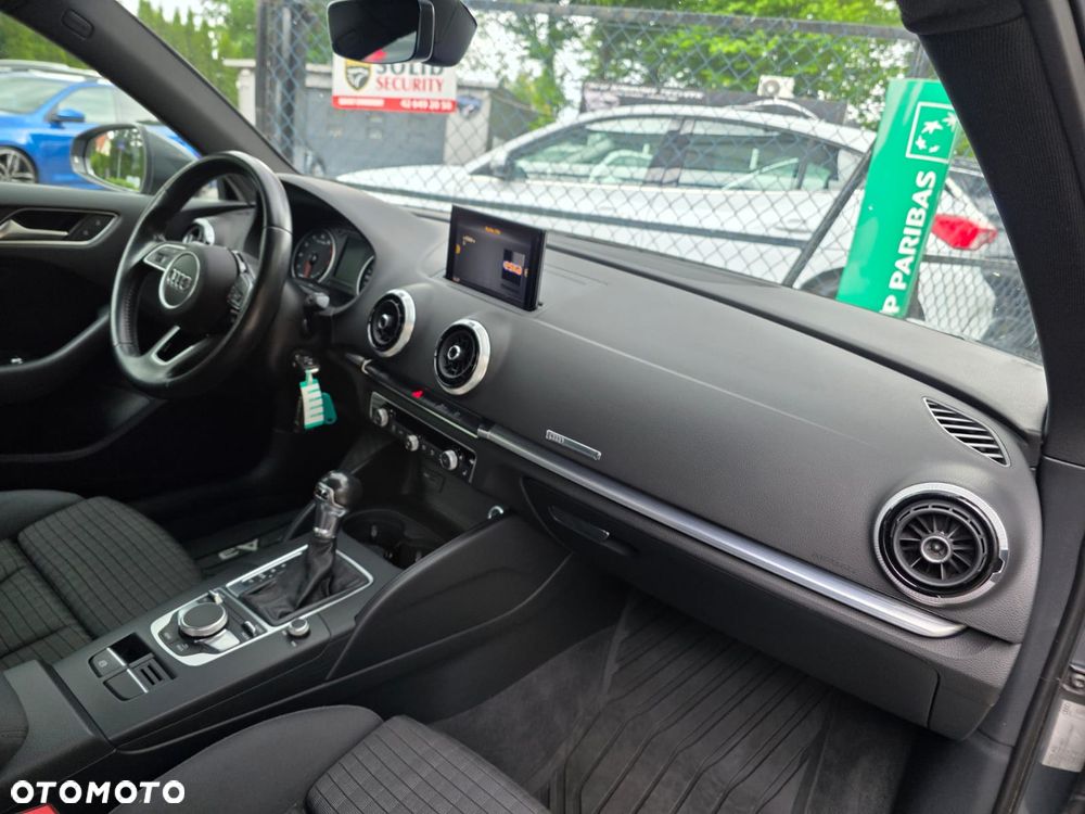 Audi A3 Sportback 1.5 TFSI cylinder on demand S tronic - 19