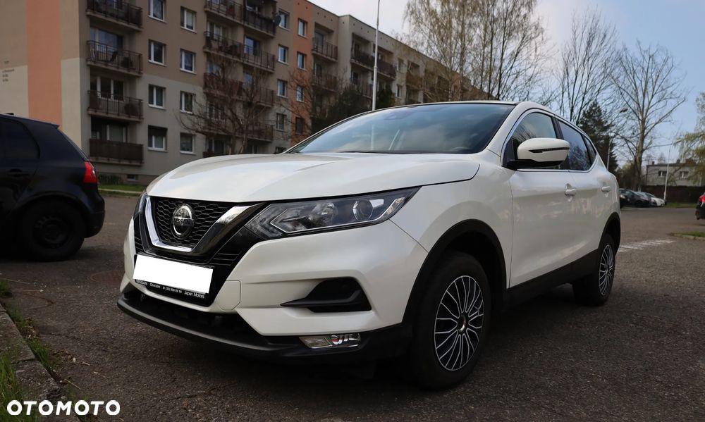 Nissan Qashqai 1.3 DIG-T N-Connecta - 1