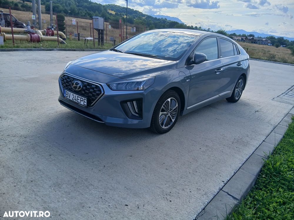 Hyundai IONIQ - 3