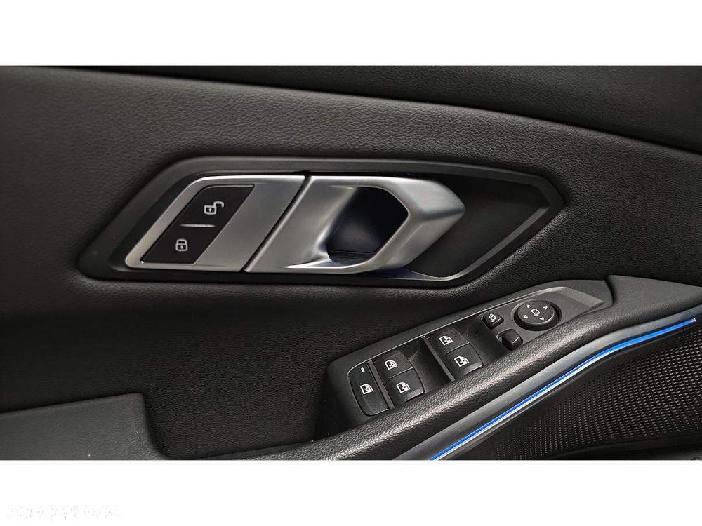 BMW Seria 3 - 29