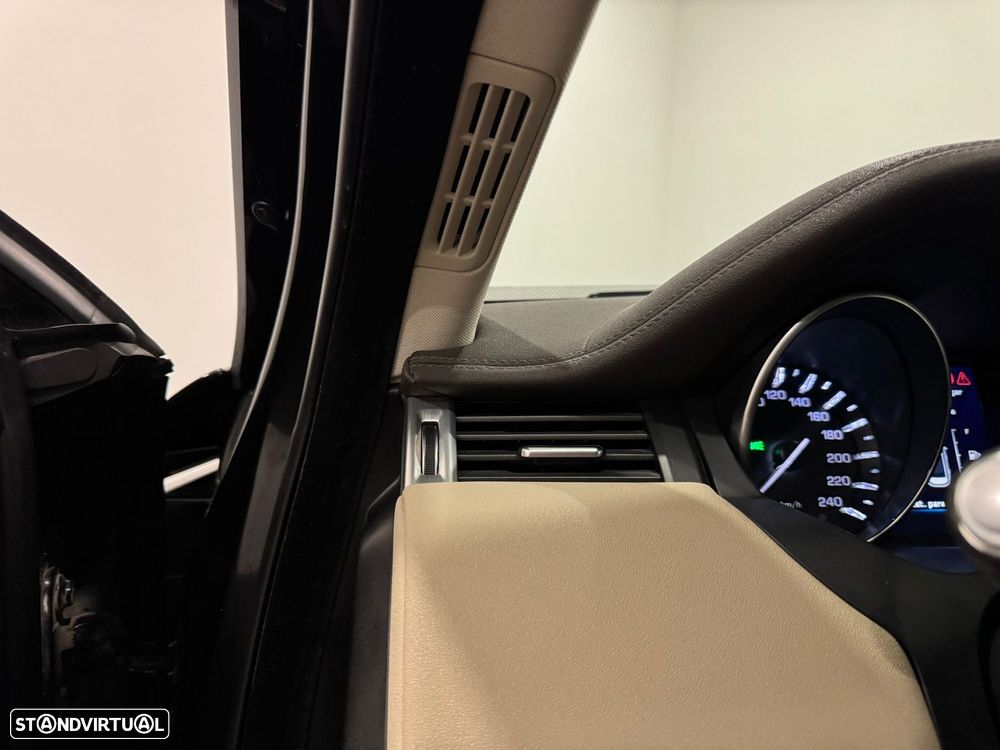 Land Rover Range Rover Evoque 2.2 SD4 Dynamic - 48