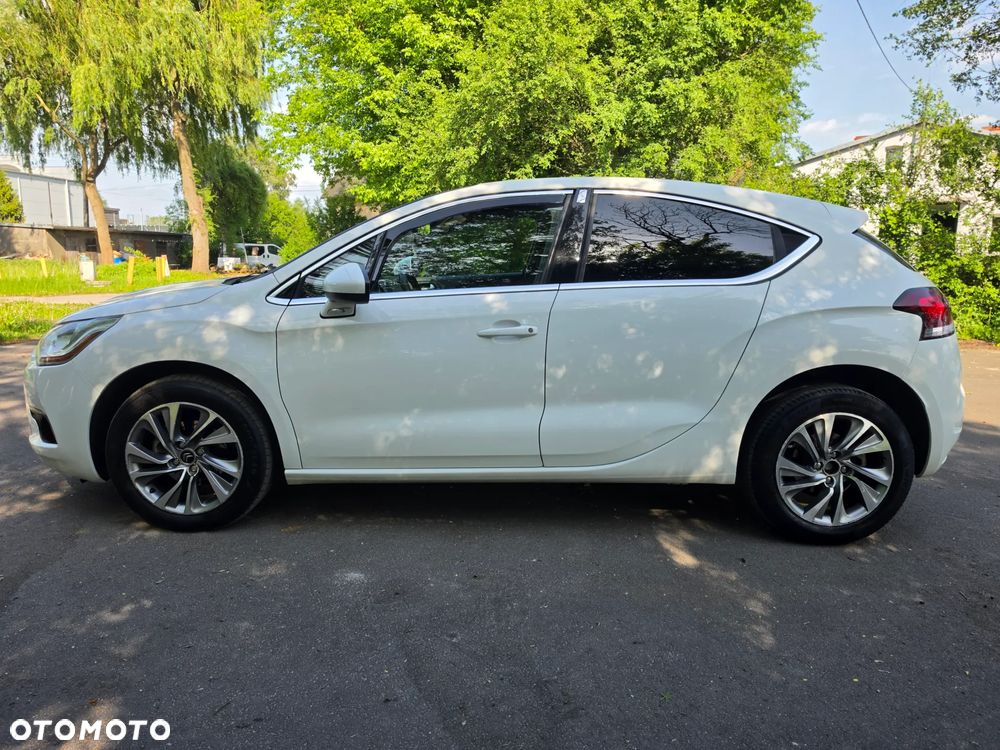 Citroën DS4 e-HDi 115 Chic - 4